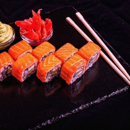 Spoil me with a sushi night!
