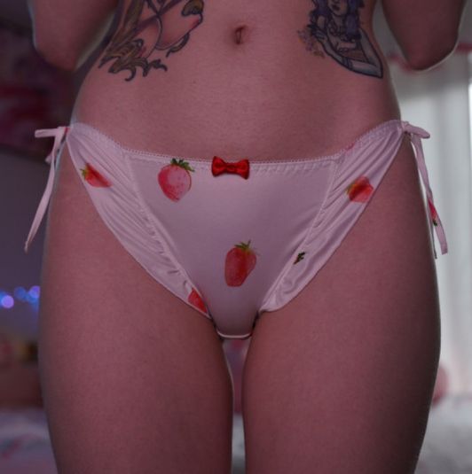 Strawberry bikini panty