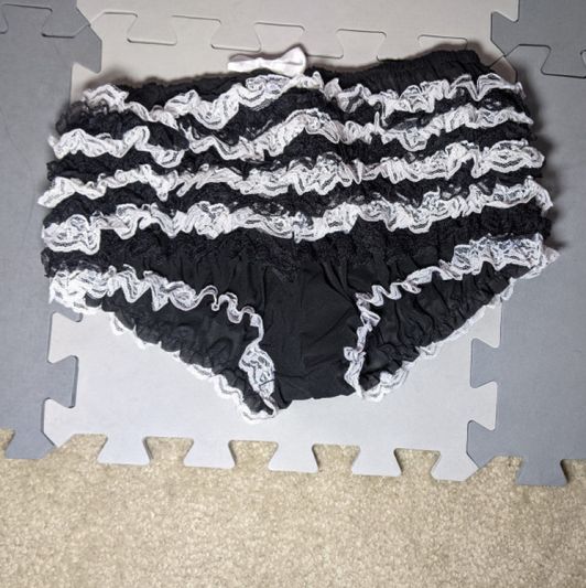 Black and white lacy panty