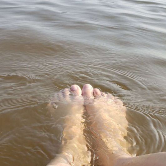 Beachy Legs and Feet