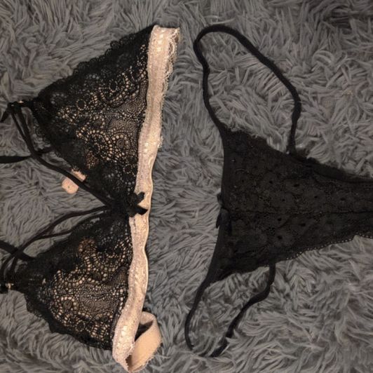 SEXY SMELLY BRA AND THONG