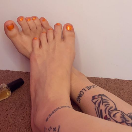 Orange Toes Photo Set