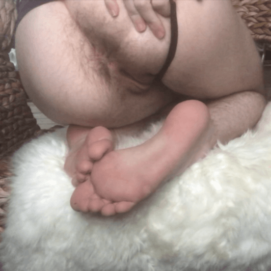 Cozy Feet and Ass Photoset