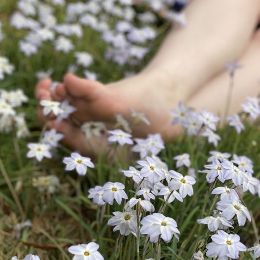 Flowery feet