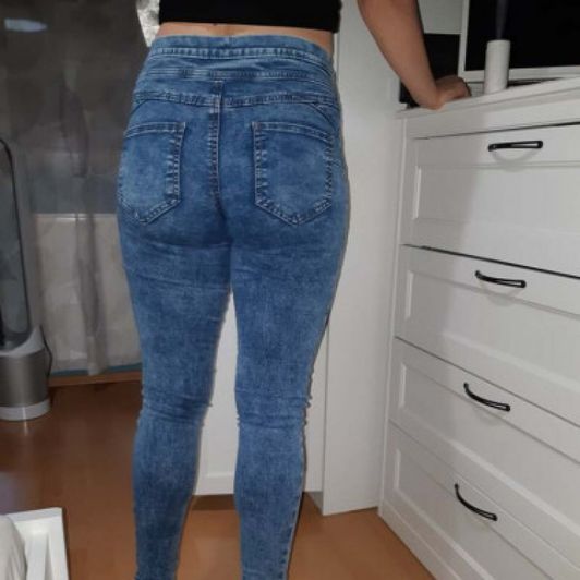 Buy Betty used jeans pants