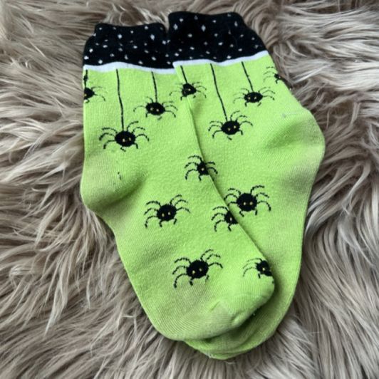 green spider socks