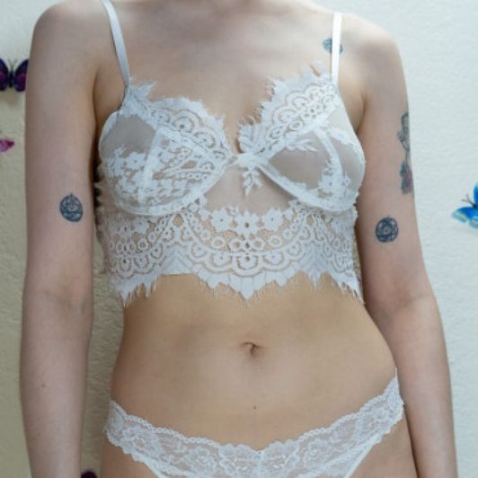 White lace bra and panties