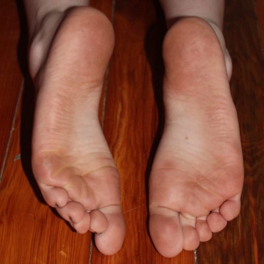 Soles of My Small Teen Feet: 15 pics