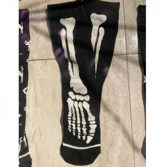 Spooky Skeleton Socks!