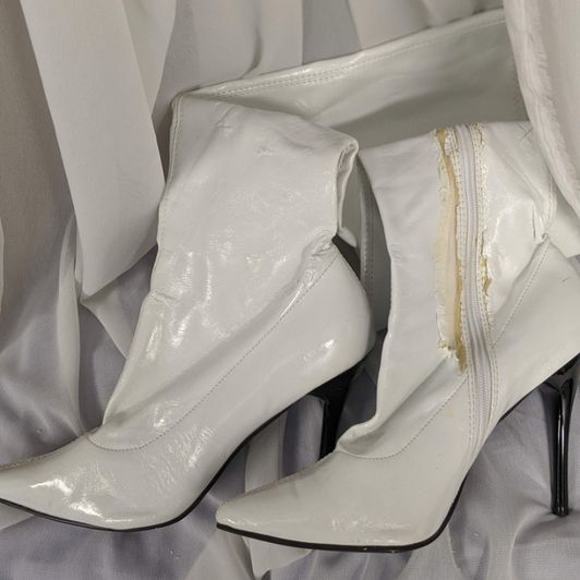 White kneehigh boots high heels