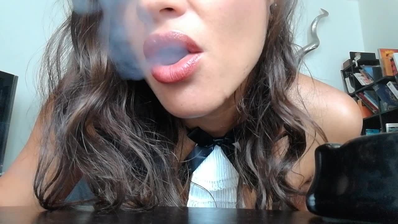 Sexy smoking fetish