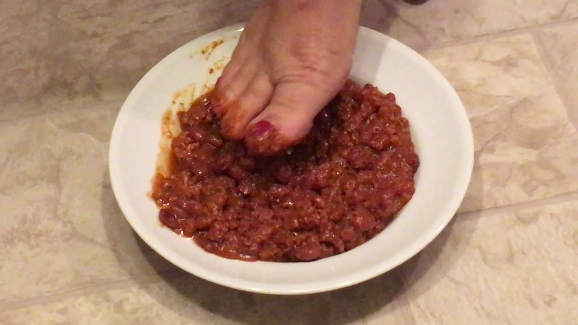 Feet in Chili