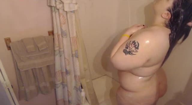 BBW Soapy Shower Time
