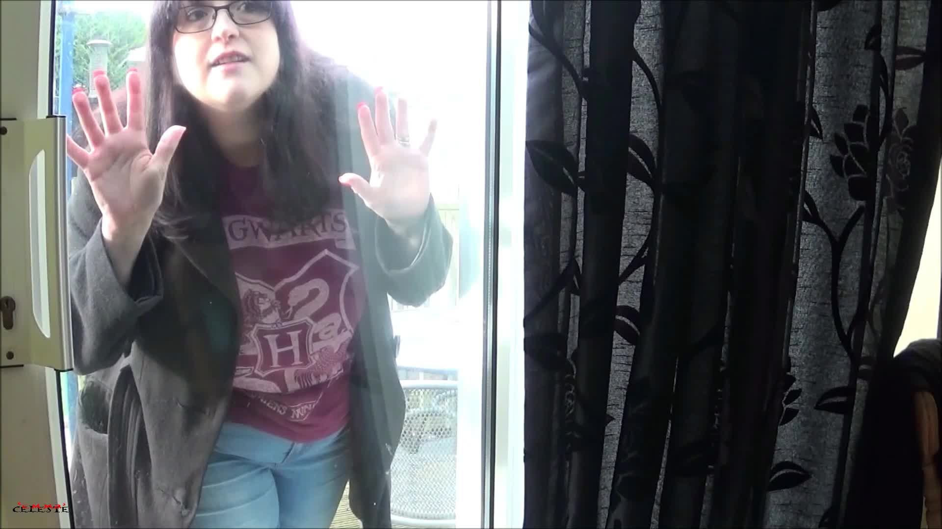 BBW tease locked out to wet her jeans