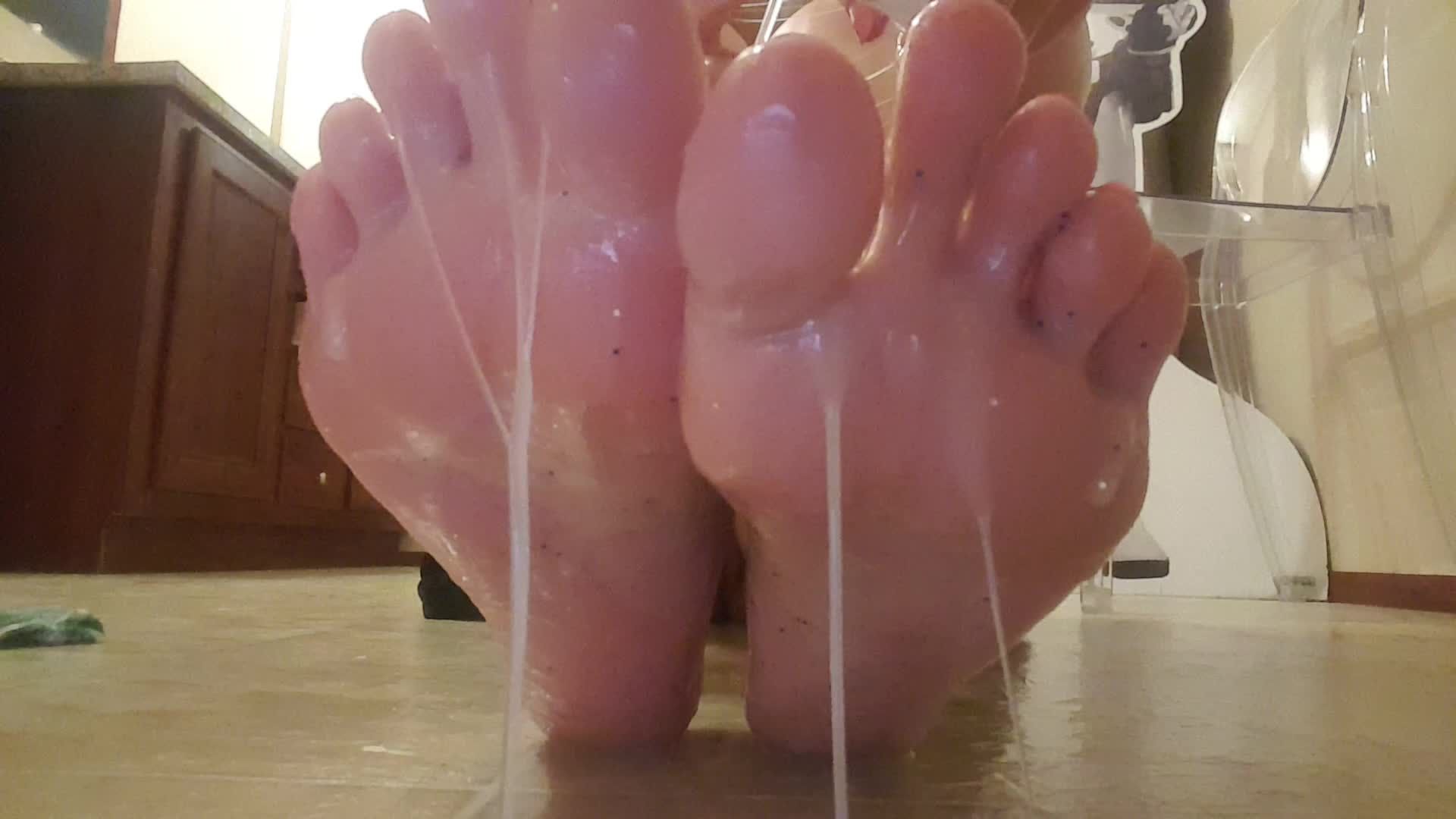Cummy Glitter Feet