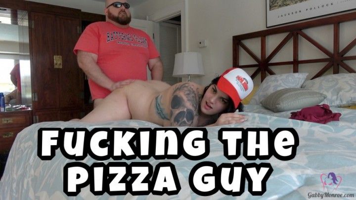 Camgirl Secrets: Fucking the pizza guy! - Reality Porn