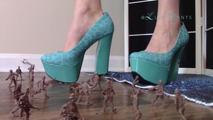 Crushing an army in platform shoes
