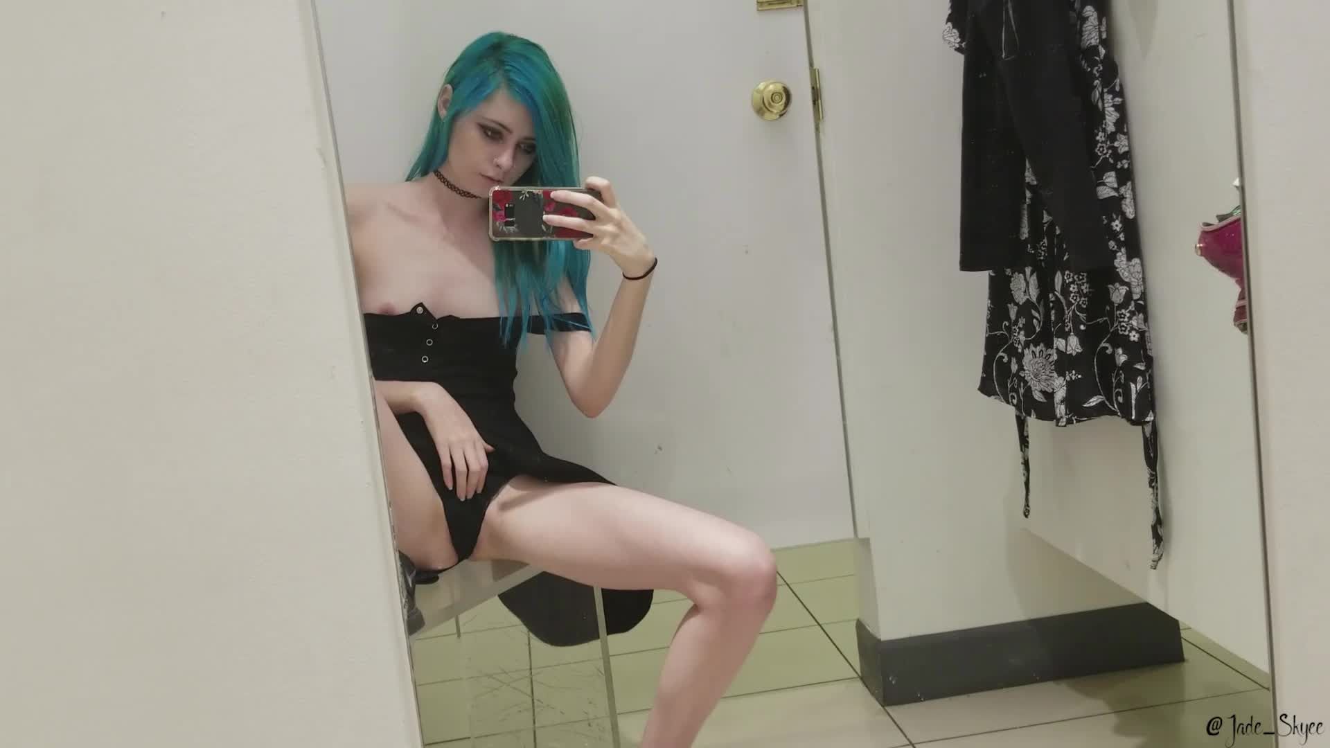 Dressing Room Slut: Part 1