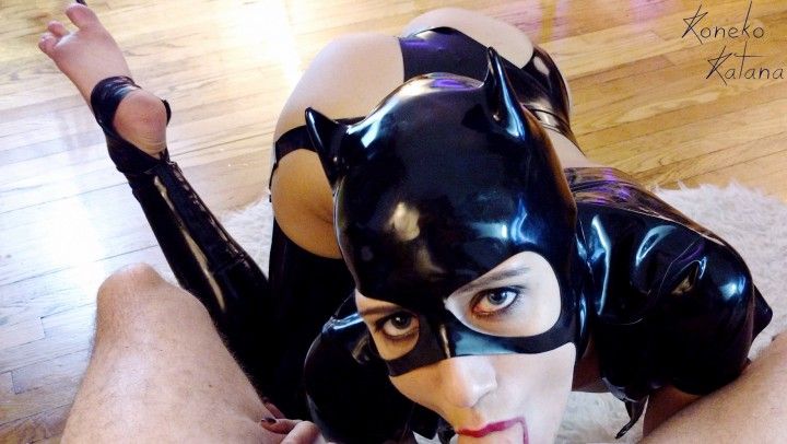 Latex CatWoman FaceFuck