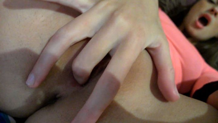 Fingering my pussy when alone on home