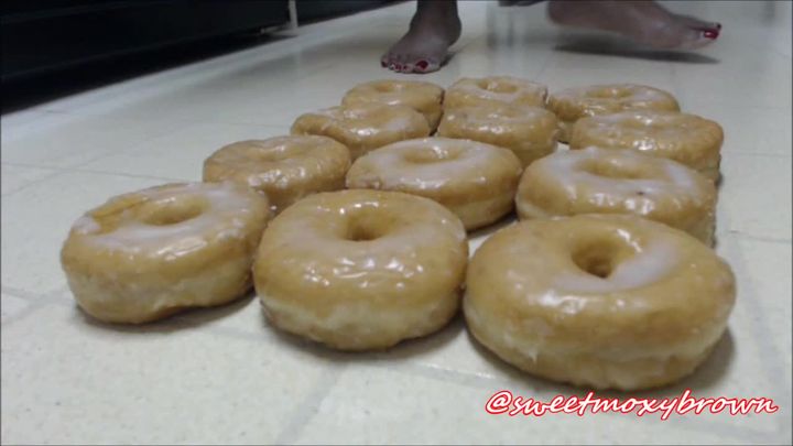 Ebony Ass Crushing Donuts