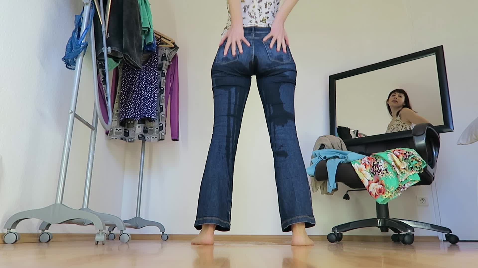 CUSTOM: Trying on clothes &amp; jeans peeing