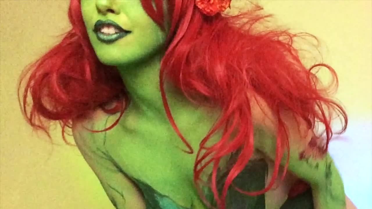 Under Your Spell : Poison Ivy