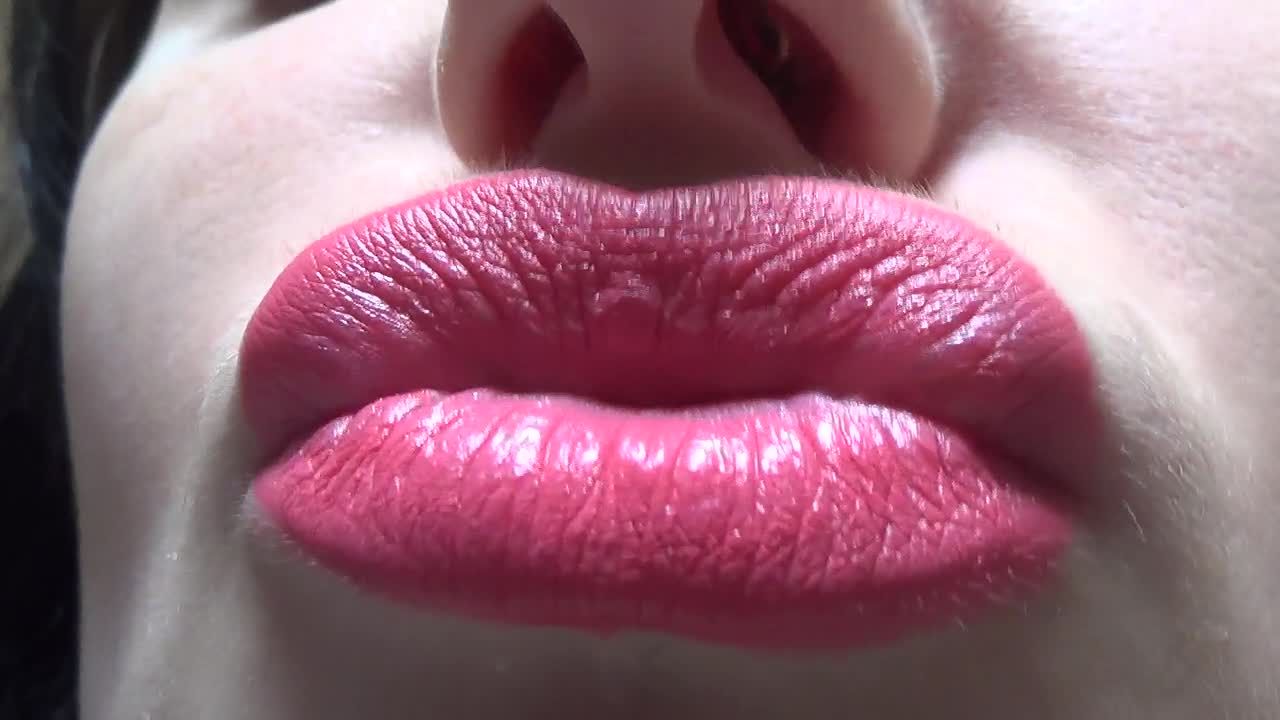 Kissing and duck face with big pink lips