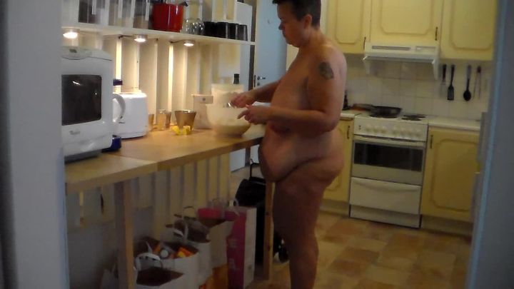 Jen is Baking Nude