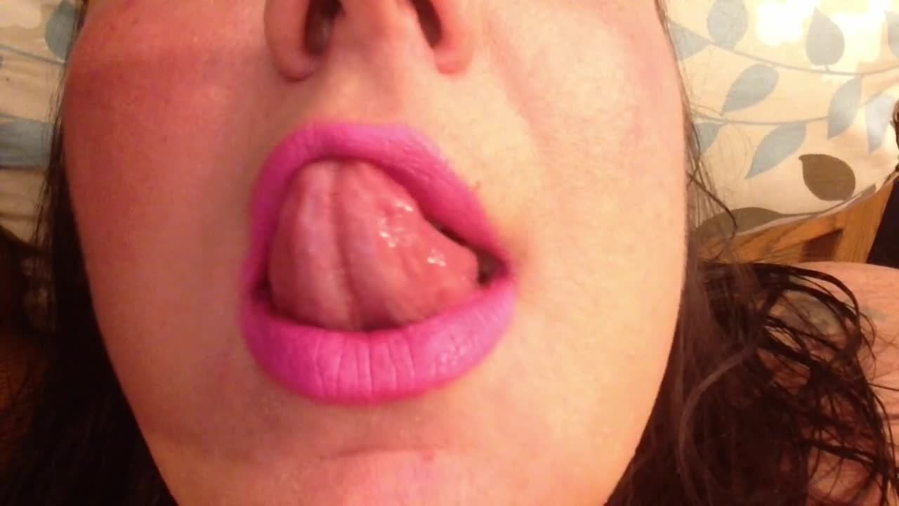 Lips Hot pink