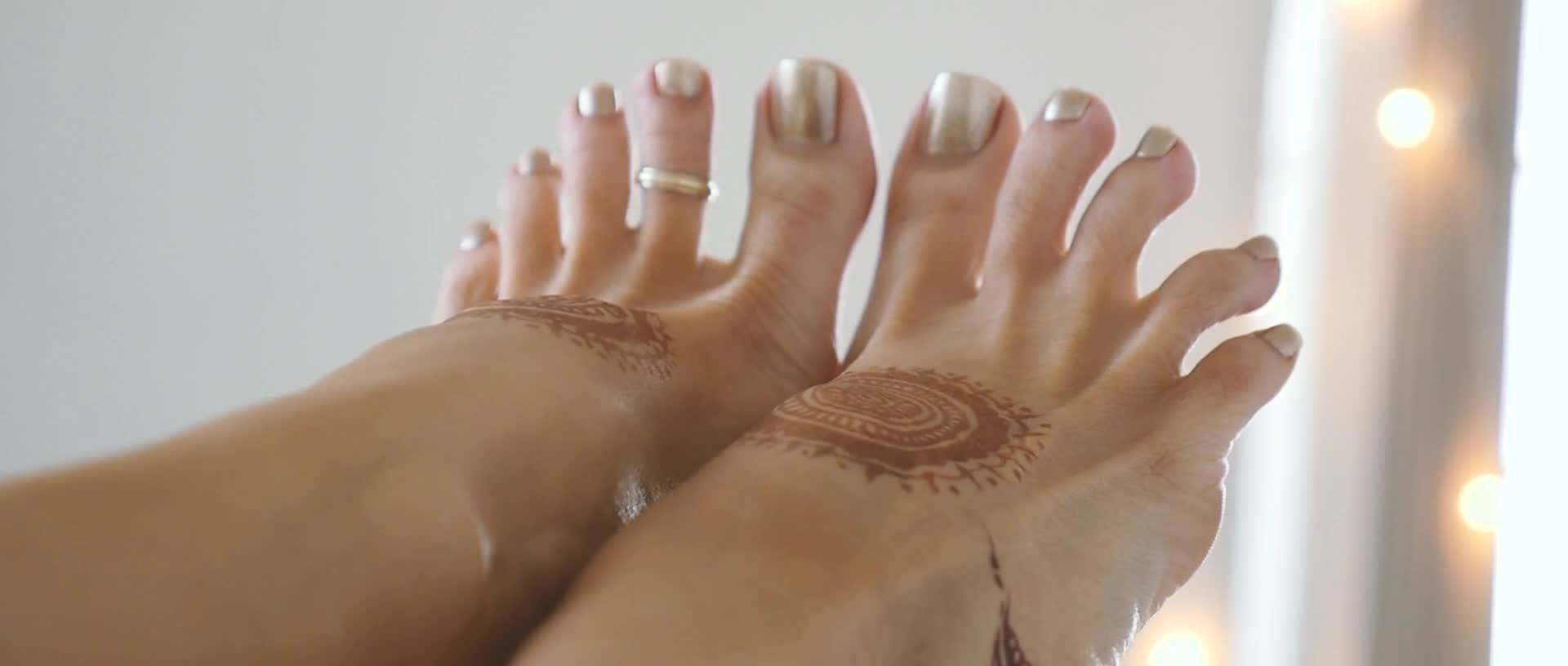 Stella Liberty Henna Feet