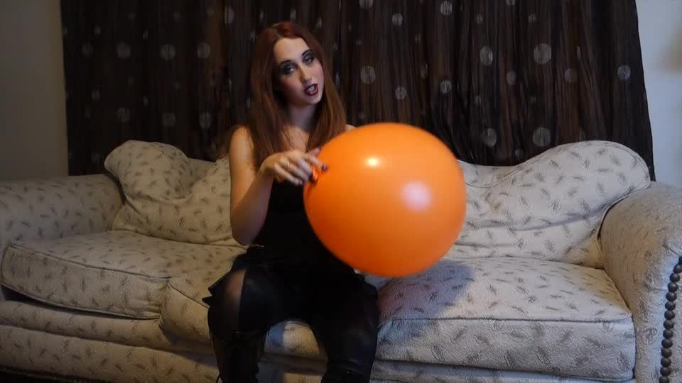 Balloon Domme - Luna Lain WMV