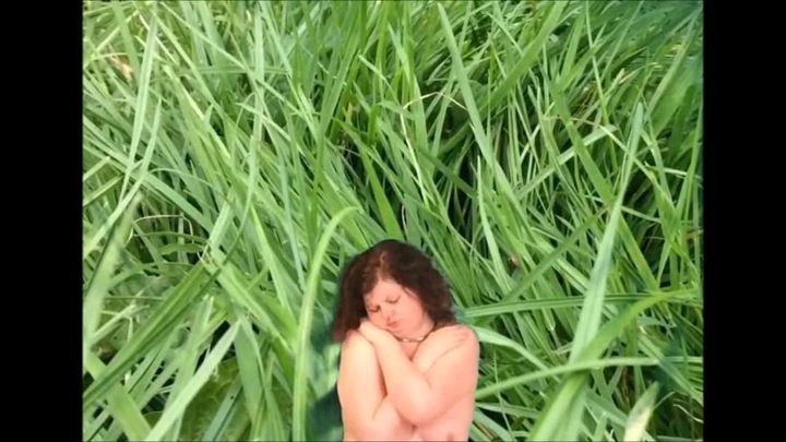 Shrinking Fetish Tiny Ari Naked In Grass