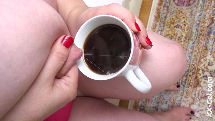 Huge lactating tits, spraying in coffee