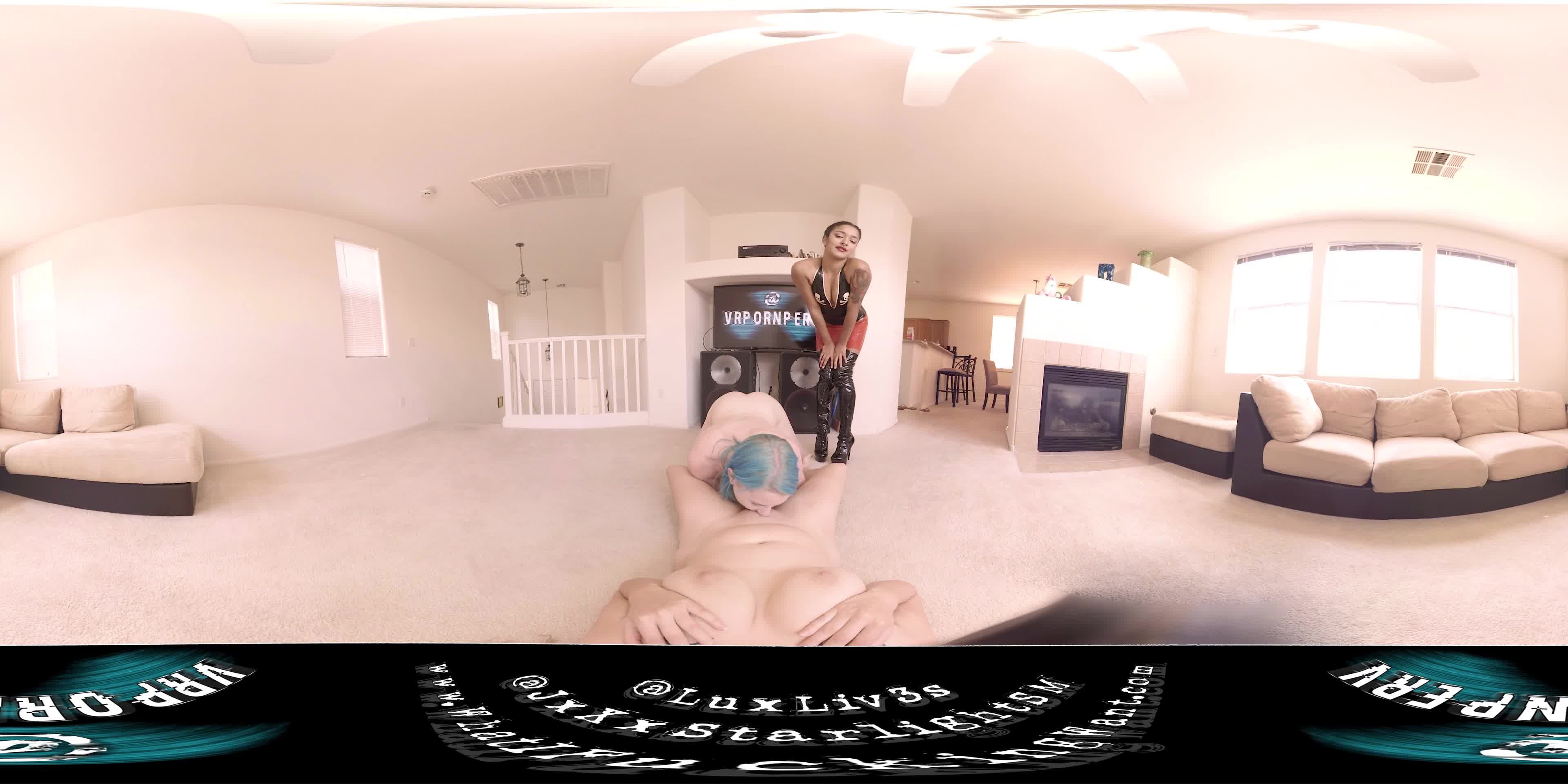 VR: Doctor Transforms You Into a Woman