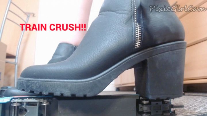 Train Crush and Fuck with Giantess Pixie