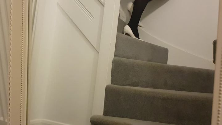 Maid Takes a 'Cumfort' Break on Stairs