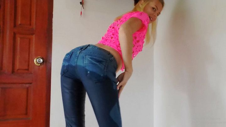 Blue Jeans Wetting And Squirting