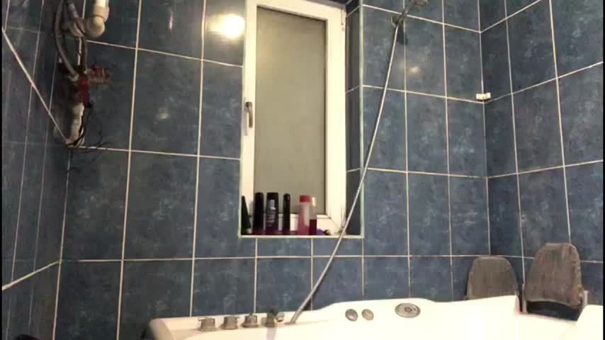 Shower Shaving Pussy