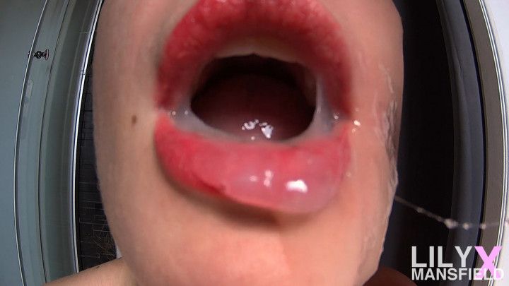 Cum in mouth for Spitting MILF