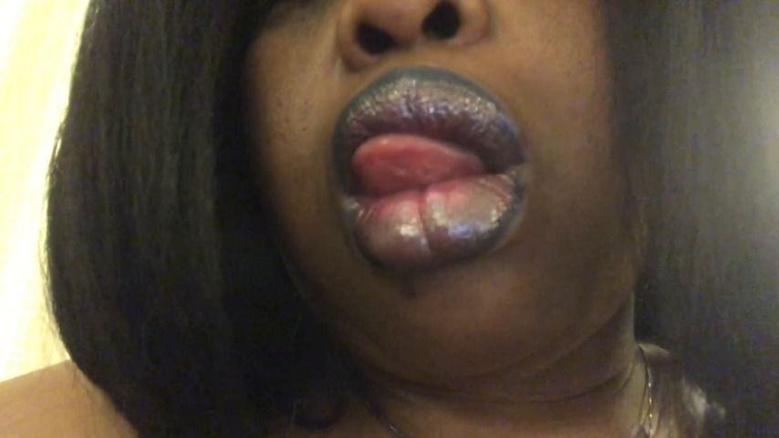 Big Lips Plays with Color &amp; Gloss