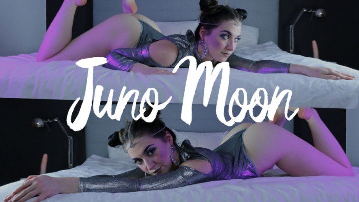 Juno Moon: Bad dragon dildo bj and cum