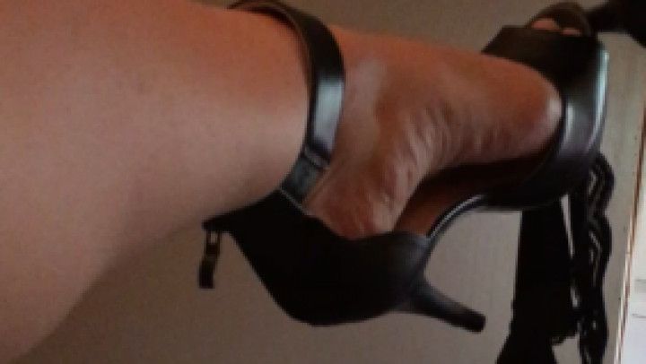 GFE in black heels
