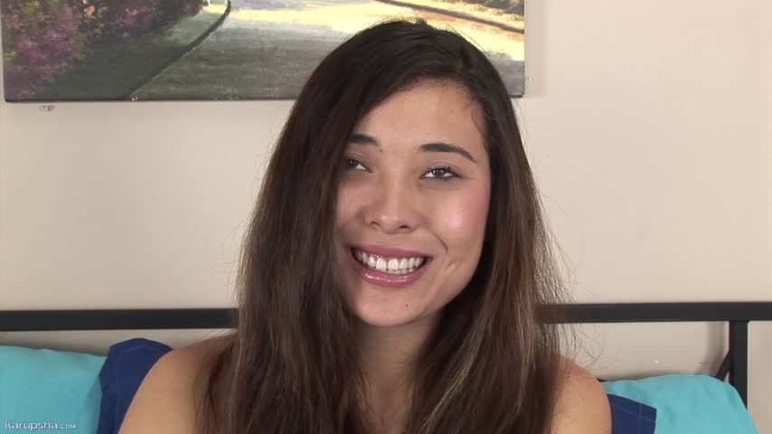 Remi Rivers: Asian Amateur Pussy Play