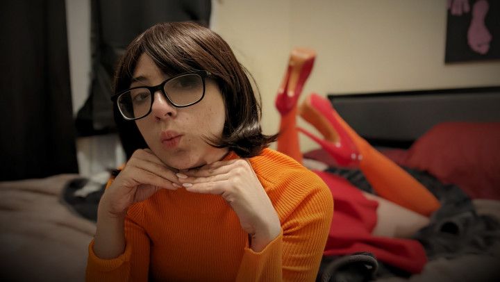 Velma Solo Masturbation