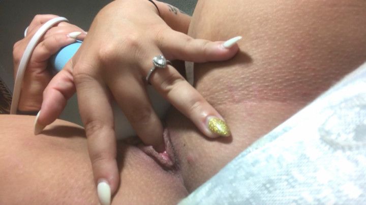 Close Up Fingering and Squirting