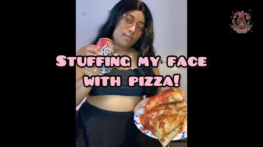 Princess Luna Stuffs Herself with Pizza