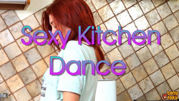 Sexy Kitchen Dancer