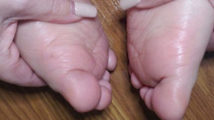 Midget feet oiled up