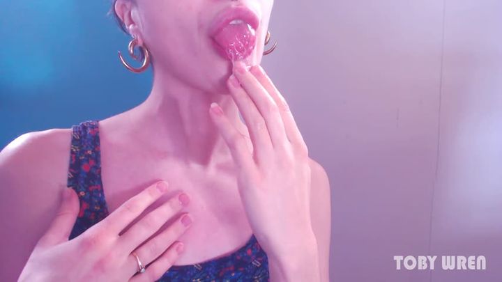 Sensual Finger Sucking for Your Orgasm